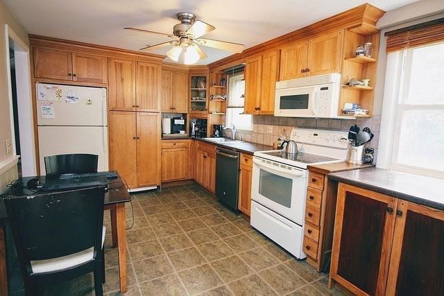 17 Janet Cir, Shrewsbury, MA 01545