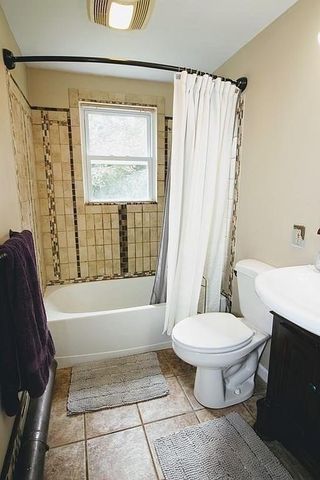 17 Janet Cir, Shrewsbury, MA 01545