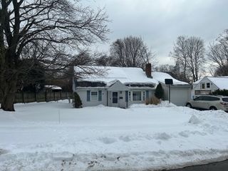 17 Janet Cir, Shrewsbury, MA 01545