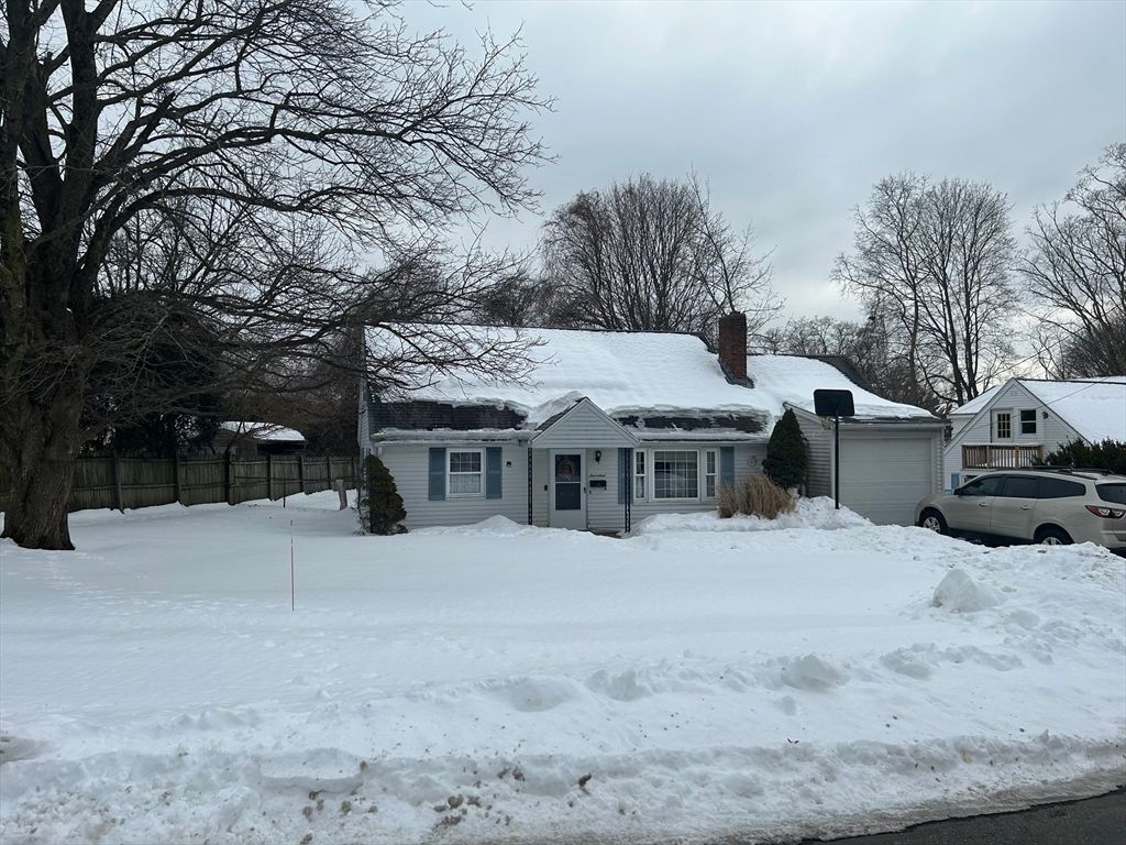 17 Janet Cir, Shrewsbury, MA 01545