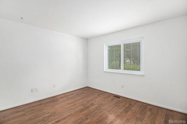 28692 Bayberry Park Drive, Livonia, MI 48154