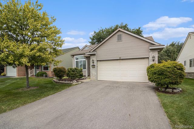 28692 Bayberry Park Drive, Livonia, MI 48154