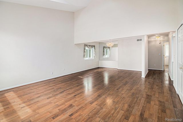 28692 Bayberry Park Drive, Livonia, MI 48154