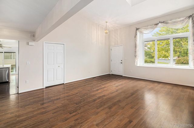 28692 Bayberry Park Drive, Livonia, MI 48154