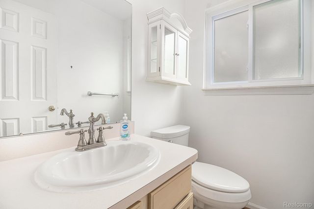 28692 Bayberry Park Drive, Livonia, MI 48154