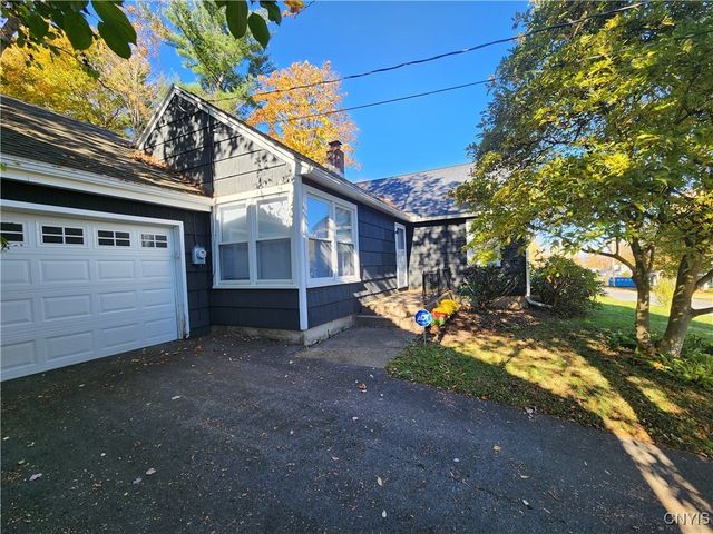 9 Terrace Hill Drive, New Hartford, NY 13413