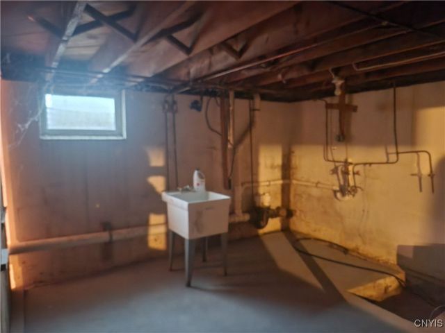 9 Terrace Hill Drive, New Hartford, NY 13413