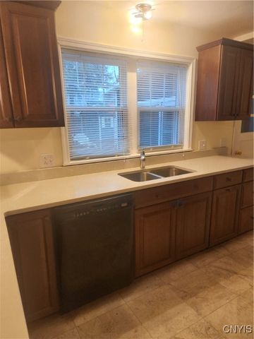 9 Terrace Hill Drive, New Hartford, NY 13413