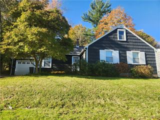 9 Terrace Hill Drive, New Hartford, NY 13413