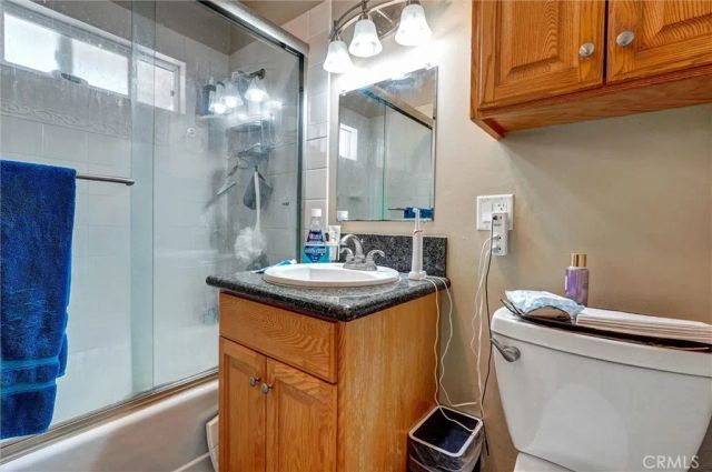 1212 W Victory Boulevard, Burbank, CA 91506