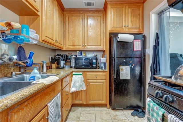 1212 W Victory Boulevard, Burbank, CA 91506