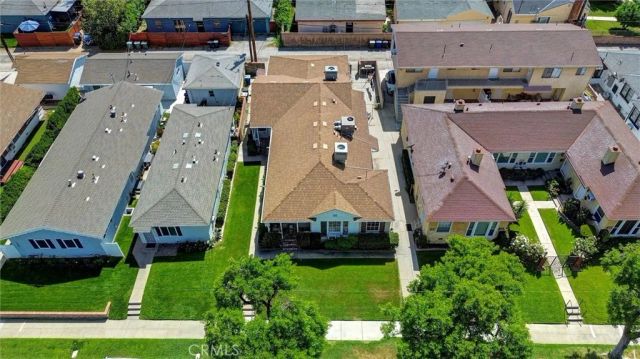 1212 W Victory Boulevard, Burbank, CA 91506