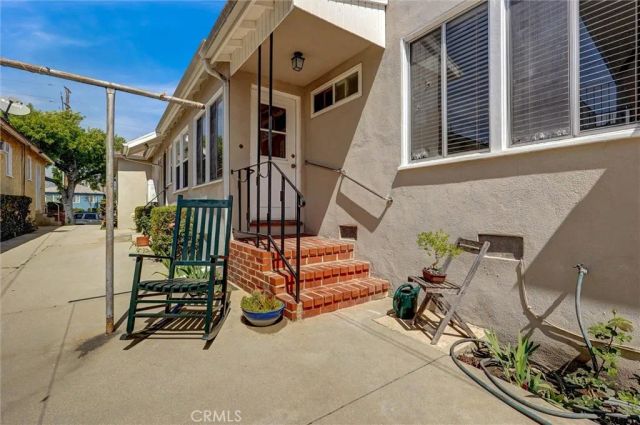 1212 W Victory Boulevard, Burbank, CA 91506