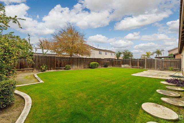 11418 Trabancos Drive, Bakersfield, CA 93311