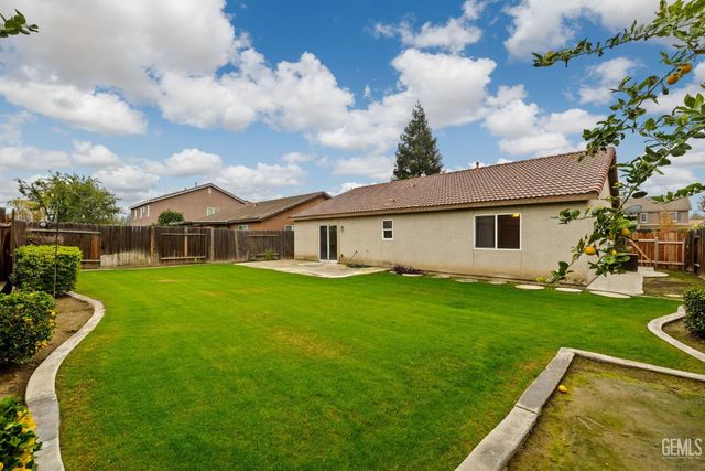 11418 Trabancos Drive, Bakersfield, CA 93311