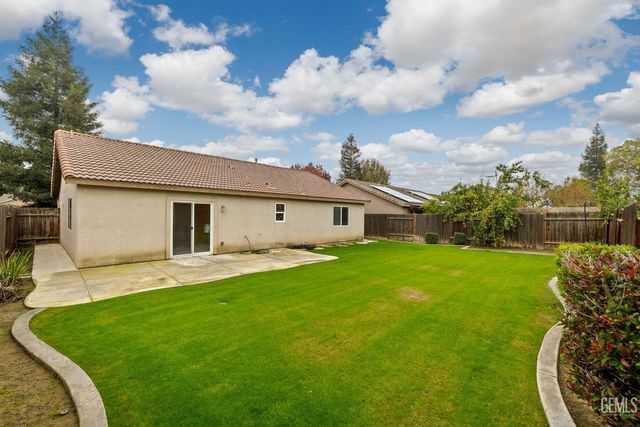 11418 Trabancos Drive, Bakersfield, CA 93311