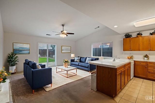 11418 Trabancos Drive, Bakersfield, CA 93311