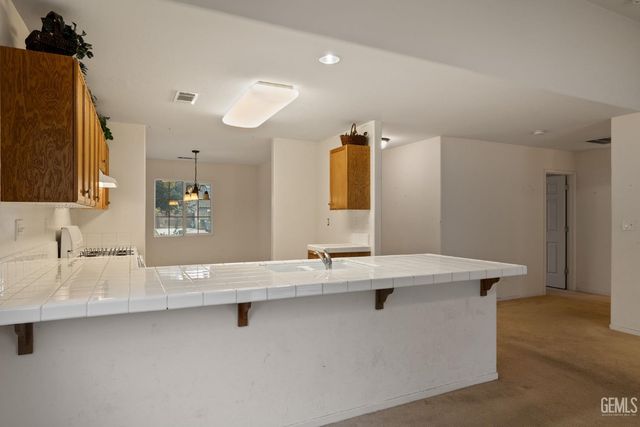 11418 Trabancos Drive, Bakersfield, CA 93311