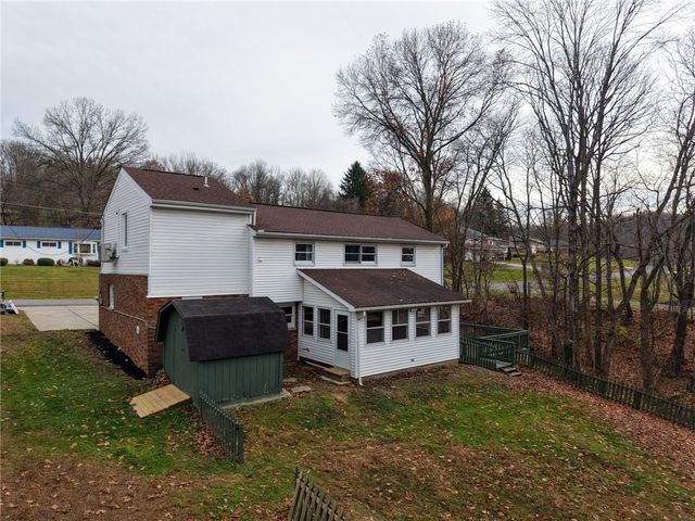 540 Morningstar Dr, Franklin Twp, PA 16117
