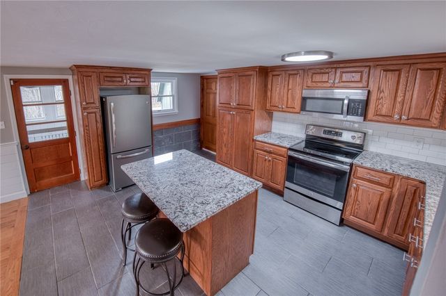 540 Morningstar Dr, Franklin Twp, PA 16117