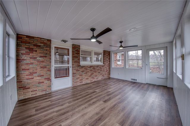 540 Morningstar Dr, Franklin Twp, PA 16117