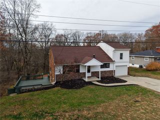 540 Morningstar Dr, Franklin Twp, PA 16117