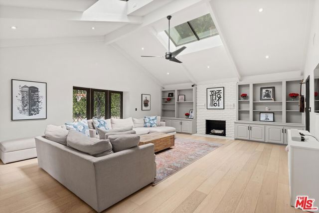 4145 Sunswept Drive, Studio City (los Angeles), CA 91604