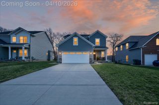 2136 Rolling Hills Drive, Holly Township, MI 48442