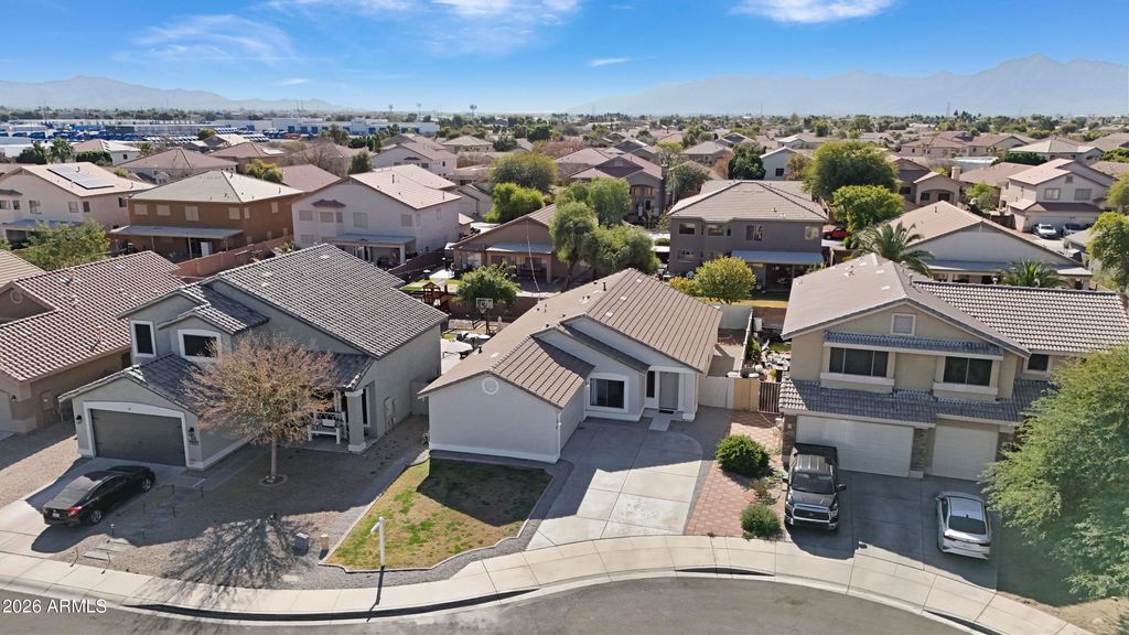 7945 W CHICKASAW Street, Phoenix, AZ 85043 — exterior