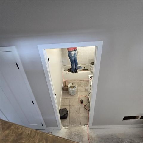 8214 Aurora Street, Lenexa, KS 66220