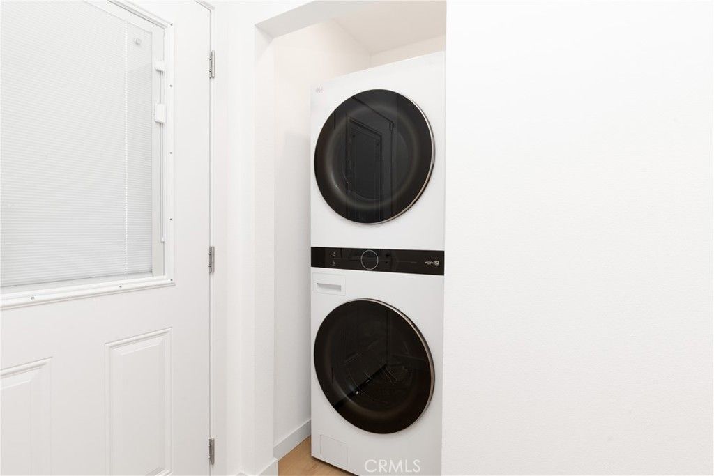 Image 10 of property listing at 1845 W 66th, Los Angeles, CA 90047