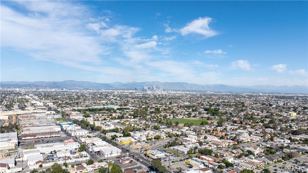 Image 14 of property listing at 1845 W 66th, Los Angeles, CA 90047