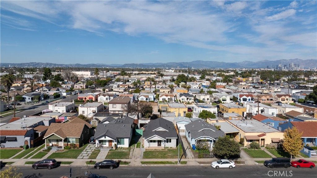 Image 16 of property listing at 1845 W 66th, Los Angeles, CA 90047