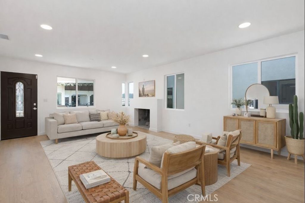 Image 2 of property listing at 1845 W 66th, Los Angeles, CA 90047