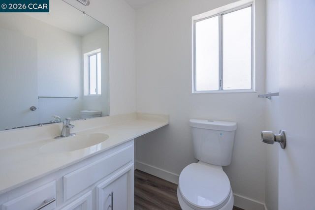 200 Oriole Ct, Hercules, CA 94547