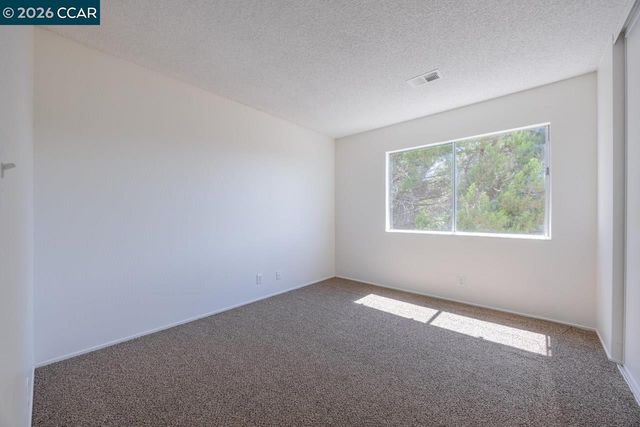 200 Oriole Ct, Hercules, CA 94547