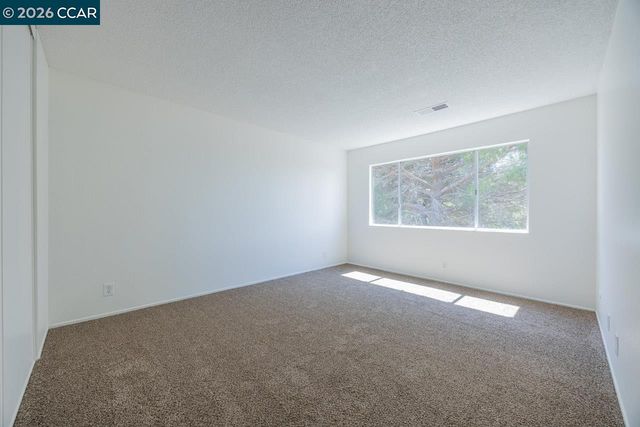 200 Oriole Ct, Hercules, CA 94547