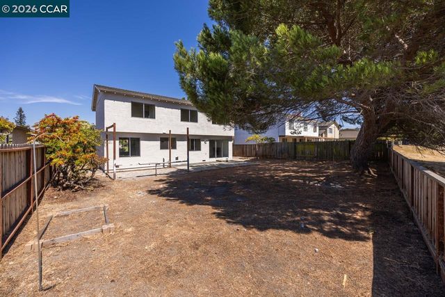 200 Oriole Ct, Hercules, CA 94547