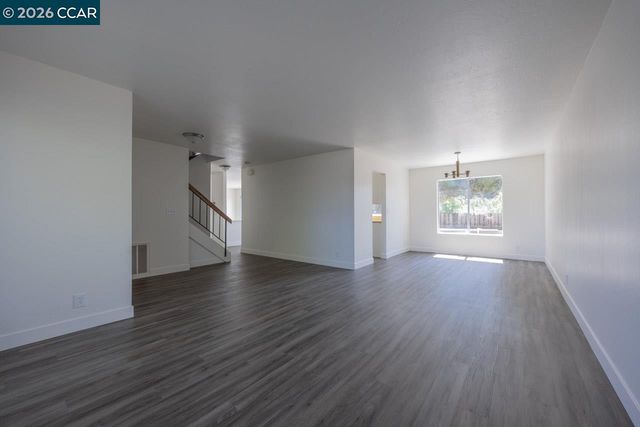 200 Oriole Ct, Hercules, CA 94547