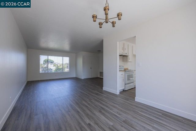 200 Oriole Ct, Hercules, CA 94547