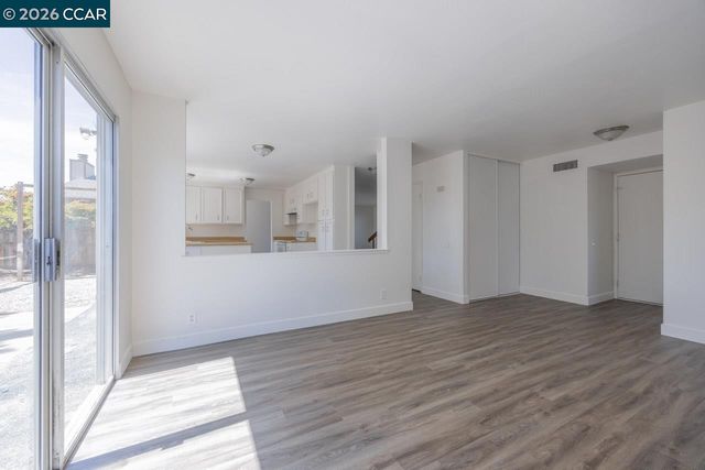 200 Oriole Ct, Hercules, CA 94547