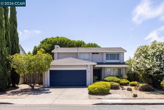 200 Oriole Ct, Hercules, CA 94547