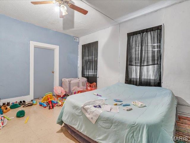 8035 N Broadway, St Louis, MO 63147