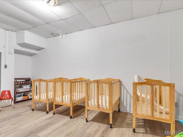 8035 N Broadway, St Louis, MO 63147