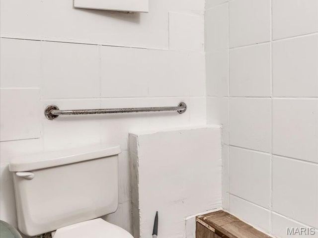 8035 N Broadway, St Louis, MO 63147