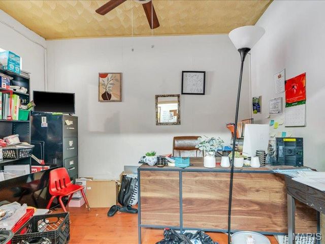 8035 N Broadway, St Louis, MO 63147