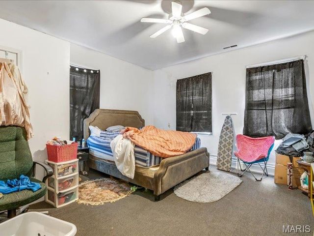 8035 N Broadway, St Louis, MO 63147