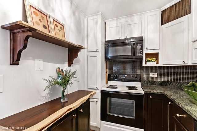 655 W IRVING PARK Road 1911, Chicago, IL 60613