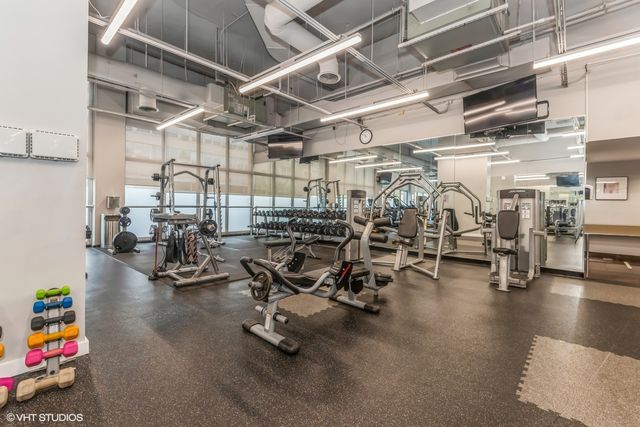 655 W IRVING PARK Road 1911, Chicago, IL 60613