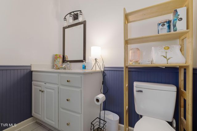 610 East Unaka Avenue, Johnson City, TN 37601
